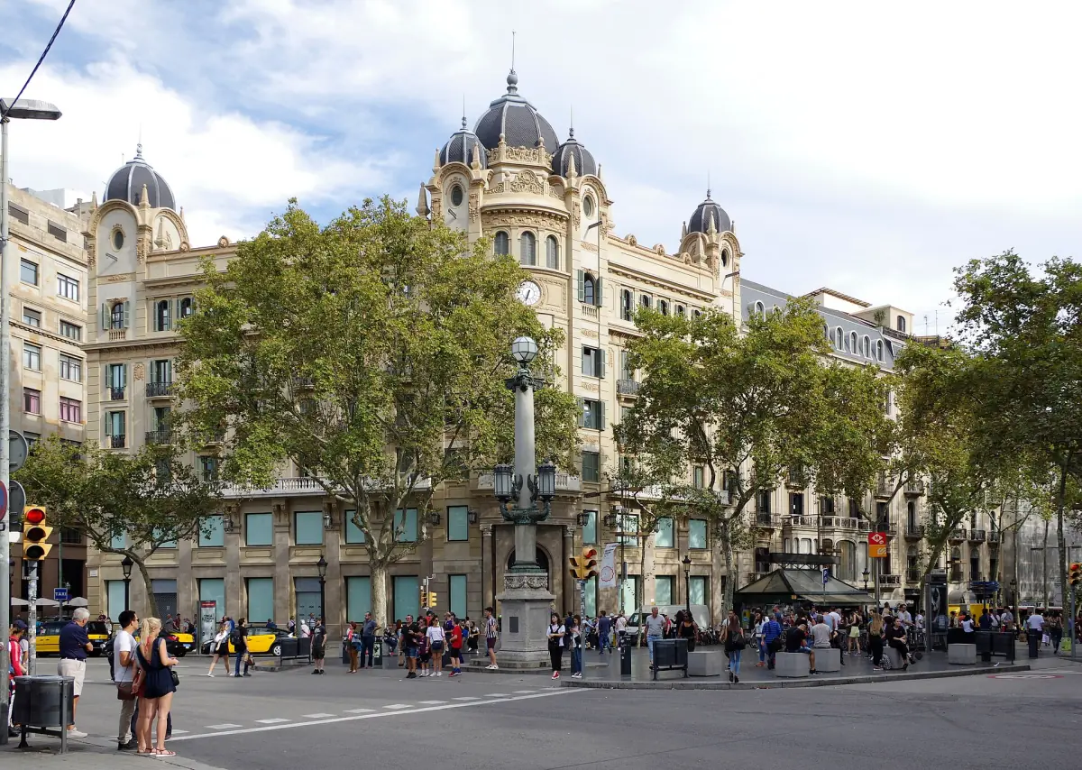 A corner building on La Rambla