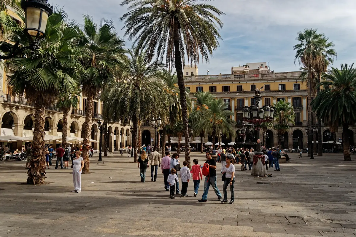 Plaça Reial in the late afternoon